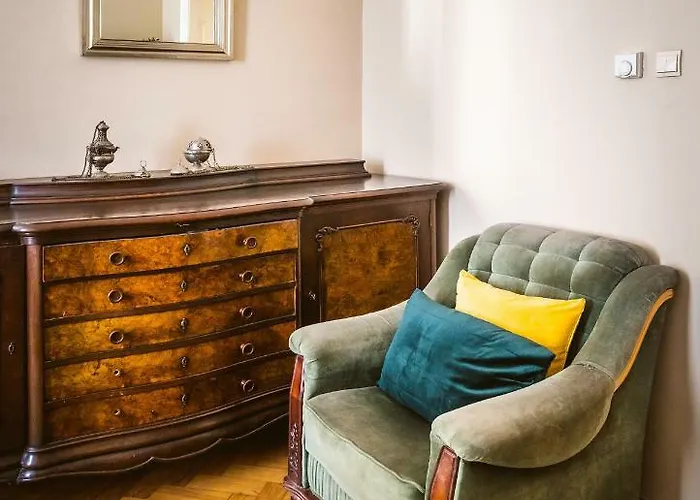 Luxurious Kafka Family In Old Town