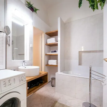 Luxurious Kafka Family In Old Town דירה