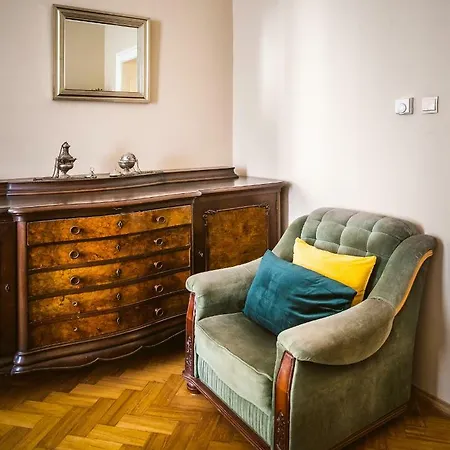 Luxurious Kafka Family In Old Town