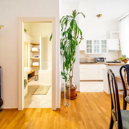 Appartamento Luxurious Kafka Family In Old Town