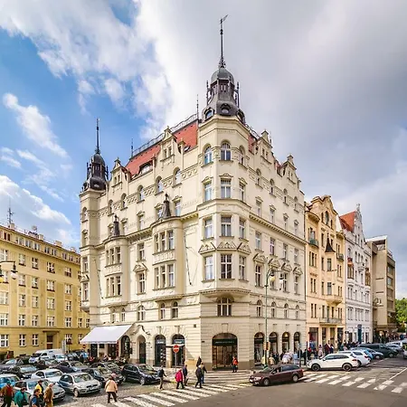 Luxurious Kafka Family In Old Town Διαμέρισμα *