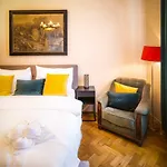 Luxurious Kafka Family In Old Town Appartement *