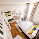 Luxurious Kafka Family In Old Town Appartement Praag
