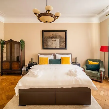 Apartment Luxurious Kafka Family In Old Town *